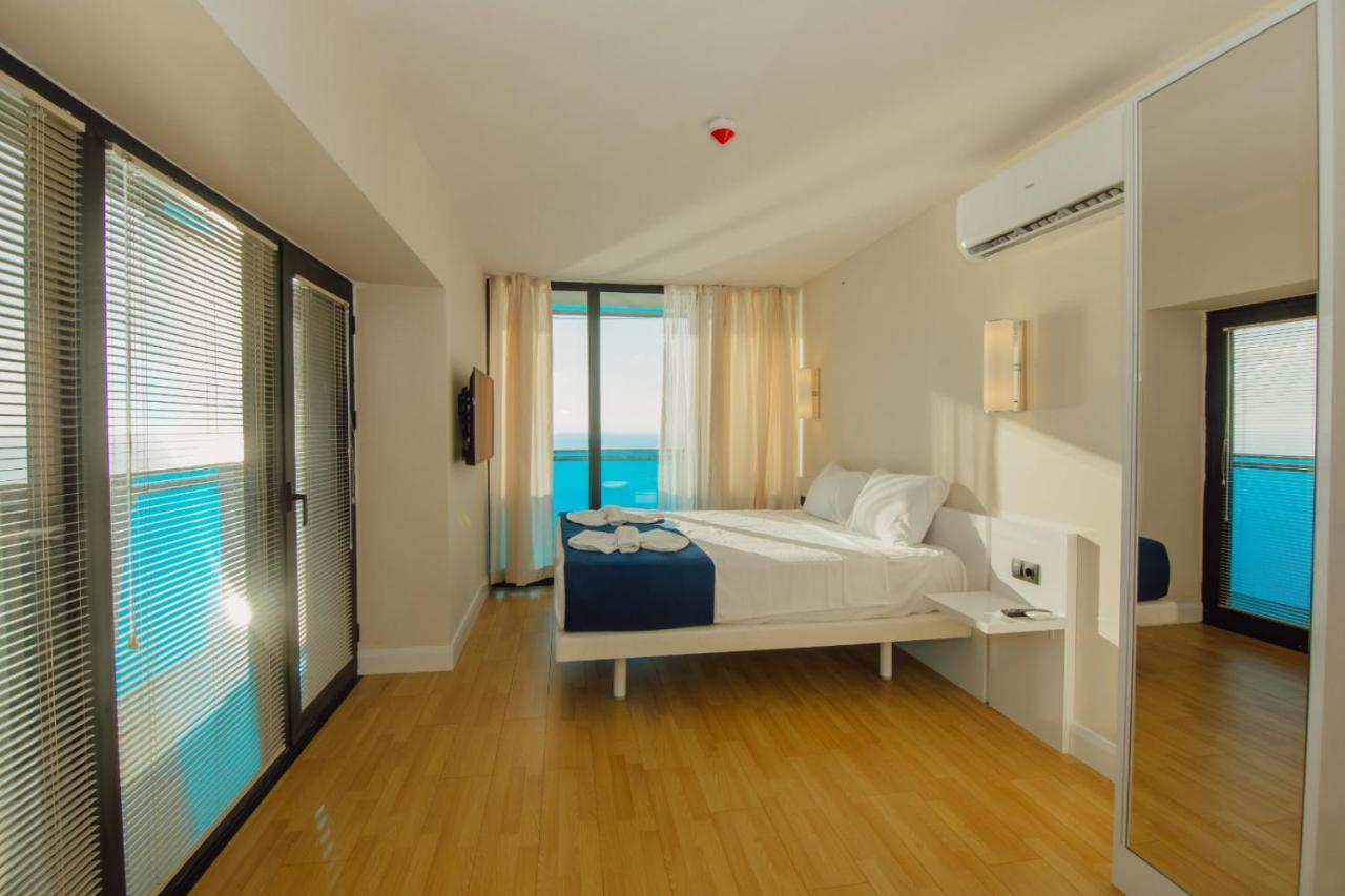 Orbi City Towers Batumi Exterior photo