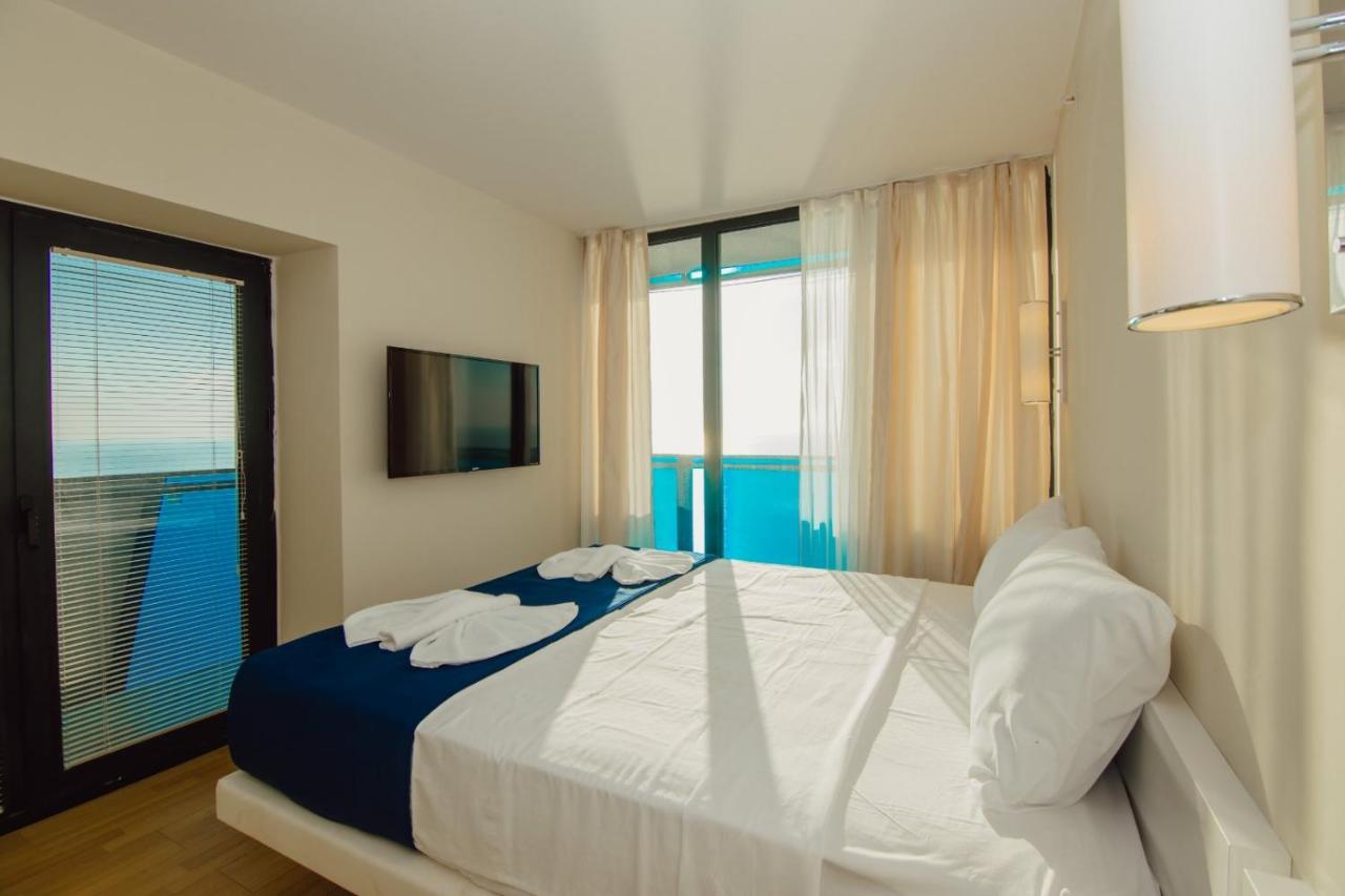 Orbi City Towers Batumi Exterior photo
